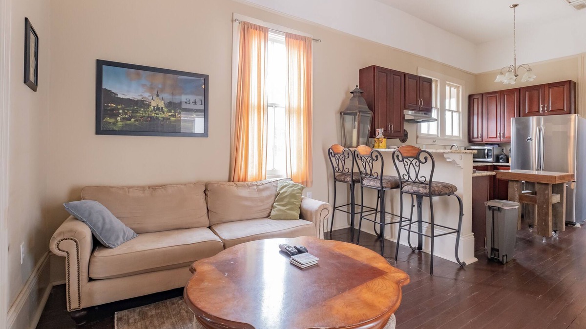 Mid-City House | Block From Streetcar To Jazz Fest and French Quarter