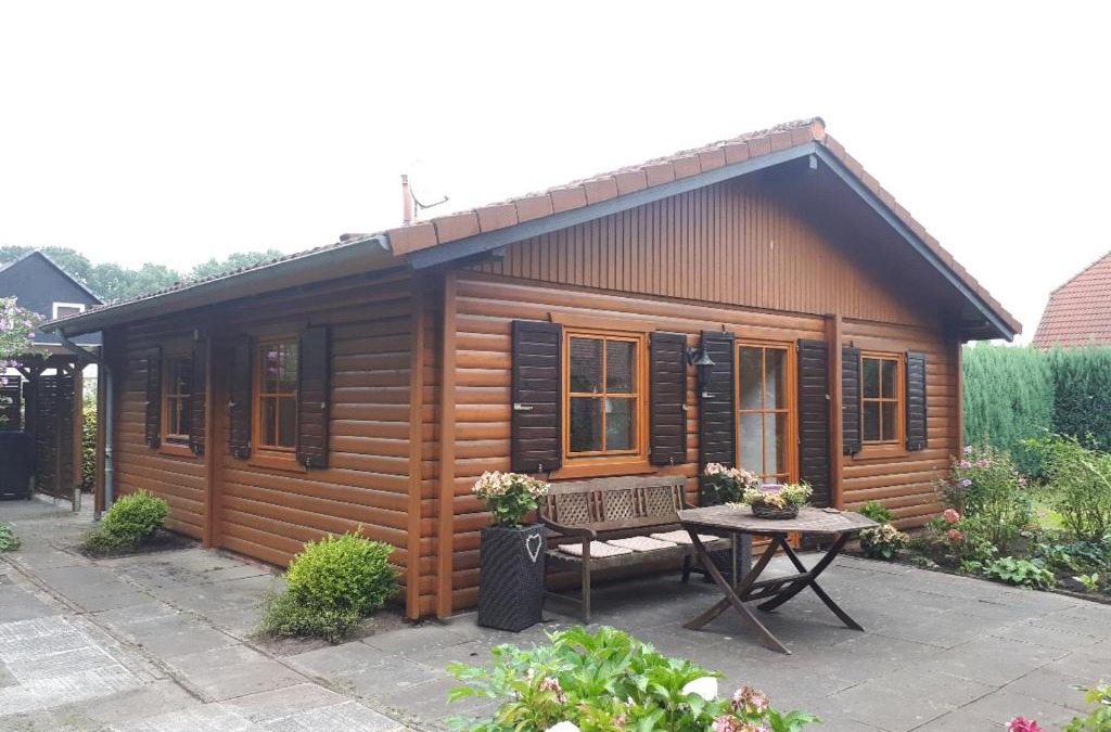 Ofenerdiek House | Blockhausperle im Grunen