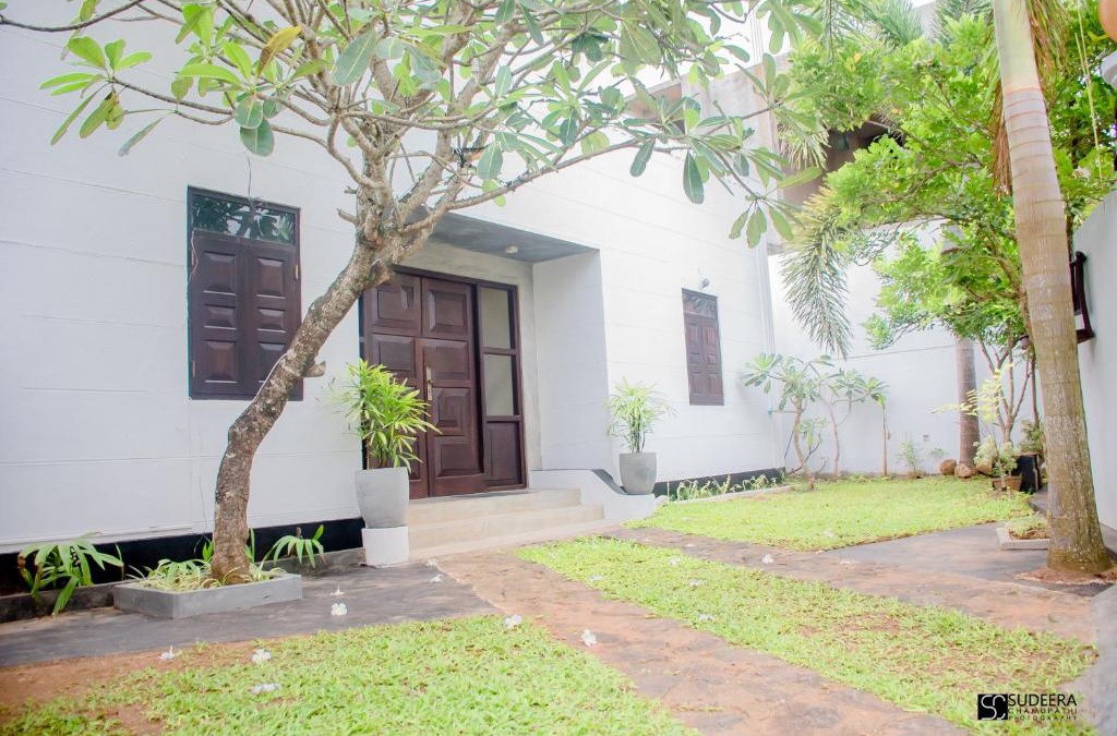 Polhena Bed & Breakfast | Blooming polhena