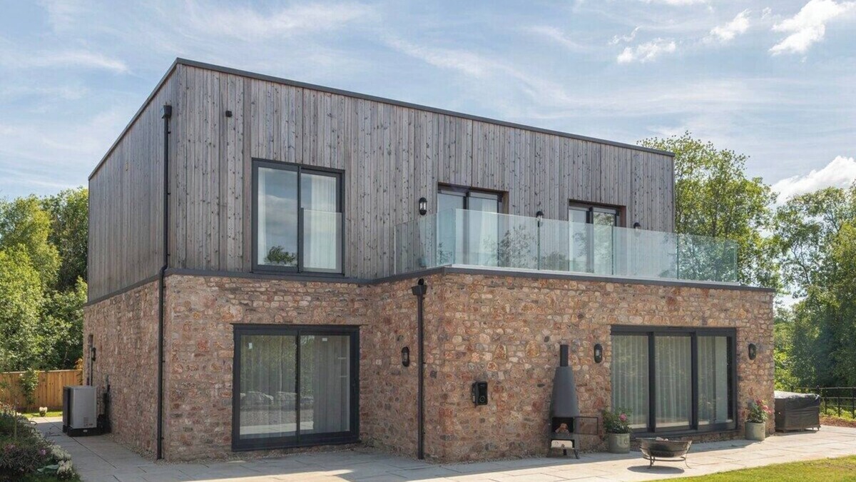 Holcombe House | Blooms House - Cookswood