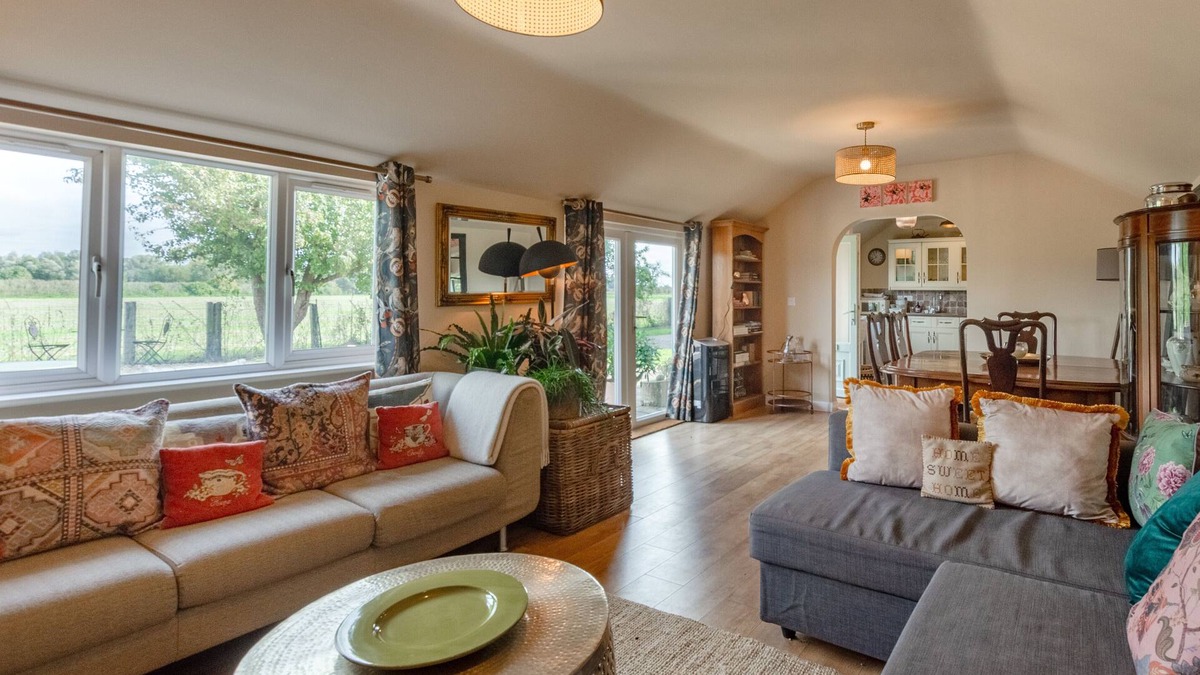 Thistley Green House | Blossom Cottage - Three Bedroom House, Sleeps 6