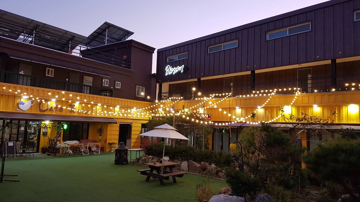 Sang Hotel | Blossom Pension