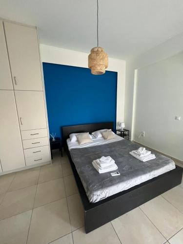 Marathon Apartment | Blue and White