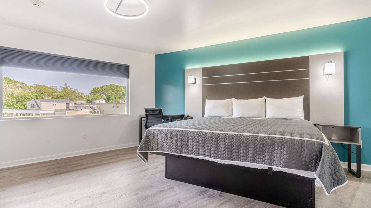 North Kingstown Hotel | Blue Beach Motel
