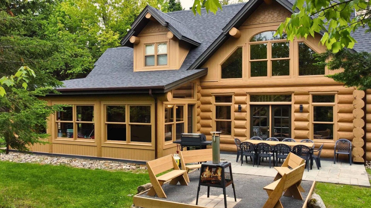 Fiddler Lake Resort Ski Chalet | Blue Bear Spa ,private pool & lake access