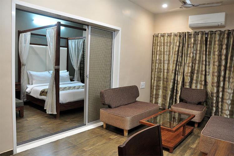 Valsad Hotel | Blue Bells