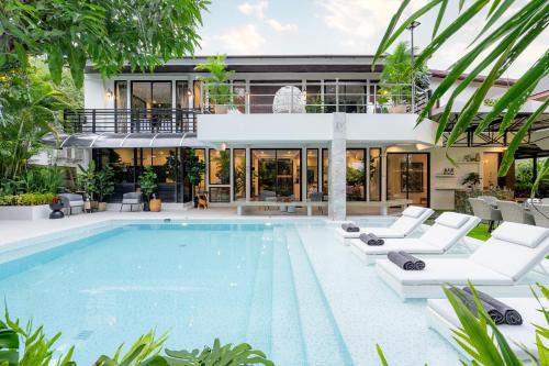Chang Phueak Villa | Blue Bird Palace- Grand Pool Villa in Nimaan I Daily Housekeeping