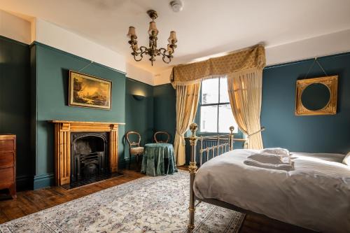 Chagford Apartment | Blue Bliss - Sumptuous, Period Apartment