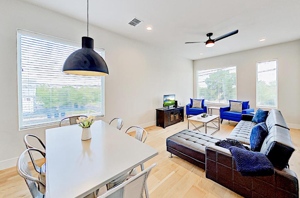 Foster Heights Apartment | Blue Blossom