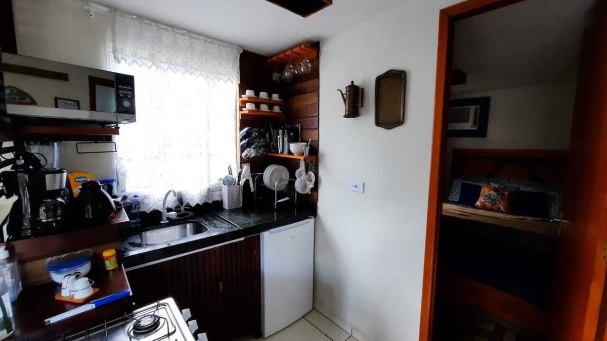 Paraty Apartment | Blue container house