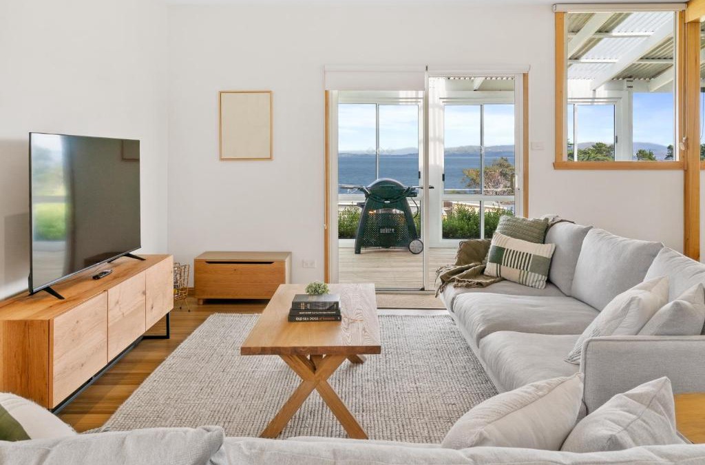 Alonnah House | Blue Cottage Bruny Island
