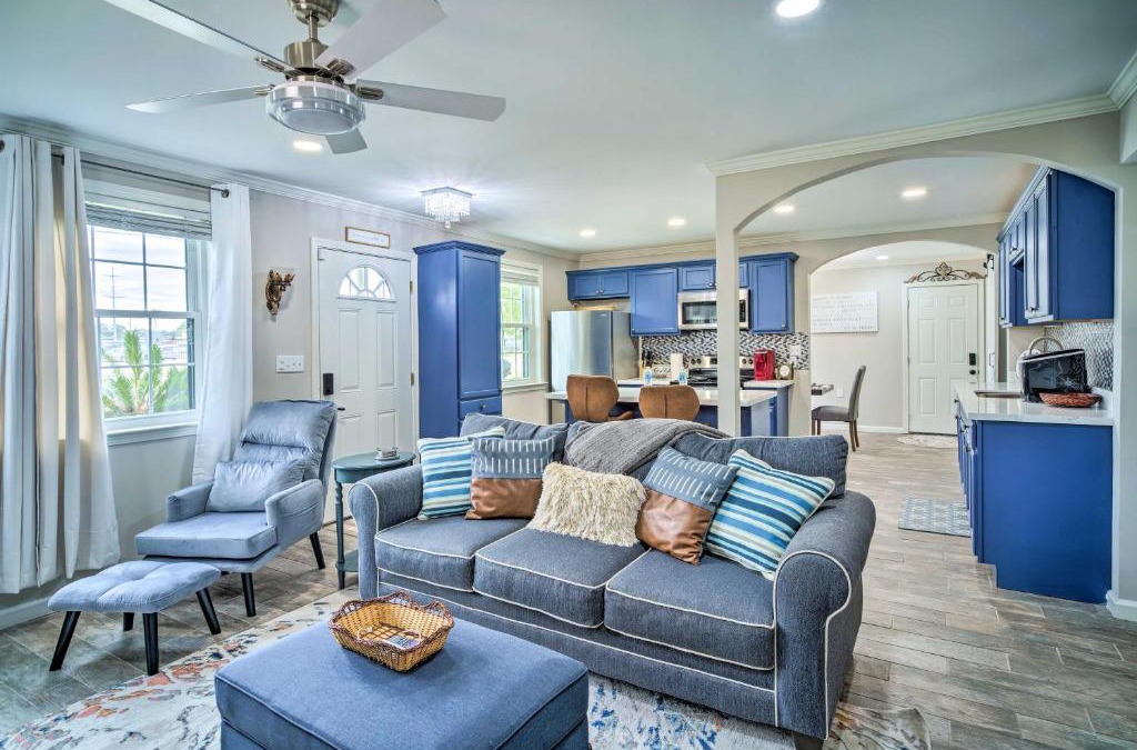 Highlands - Perkins House | Blue Cottage in the Bayou with Private Yard!