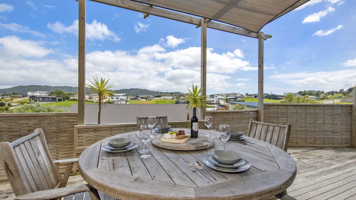 Mangawhai Heads Cottage | Blue Crush Villa - Mangawhai Heads Holiday Home