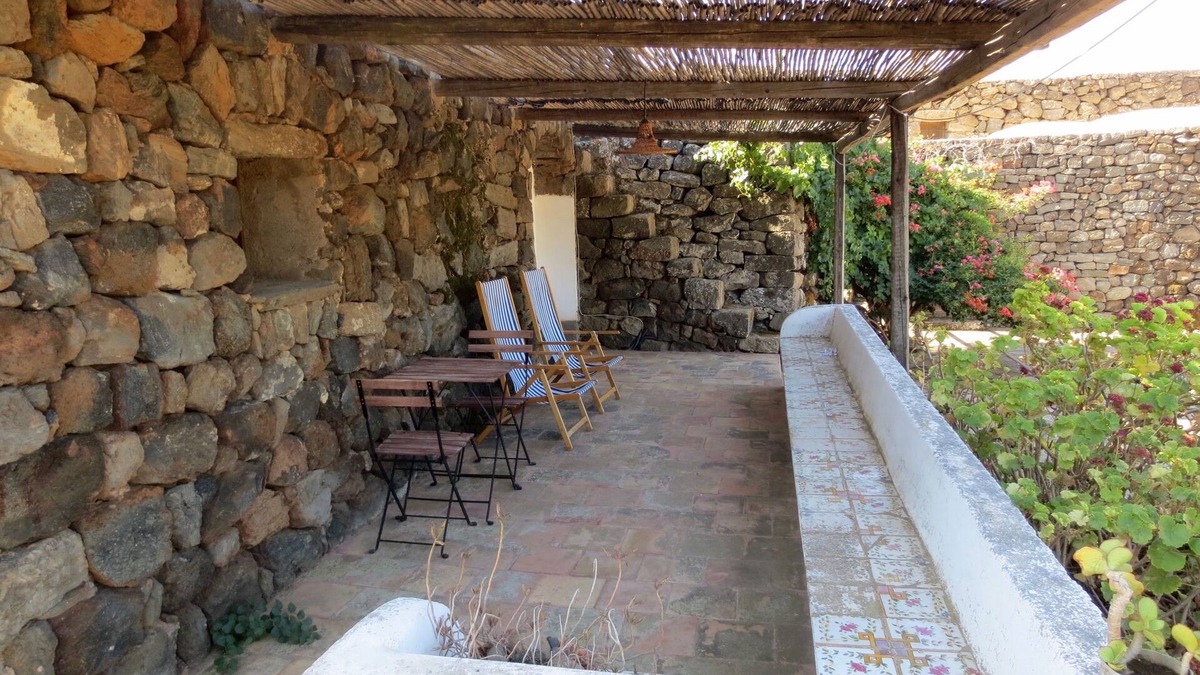 Pantelleria Villa | Blue Dammuso