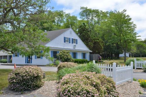 Eastham Hotel | Blue Dolphin Inn