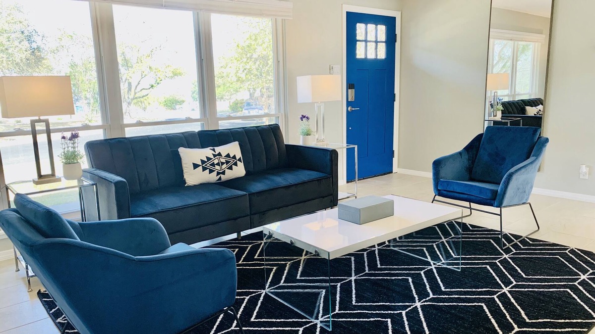 San Antonio House | Blue-Door @Maywood - Modern Spaces