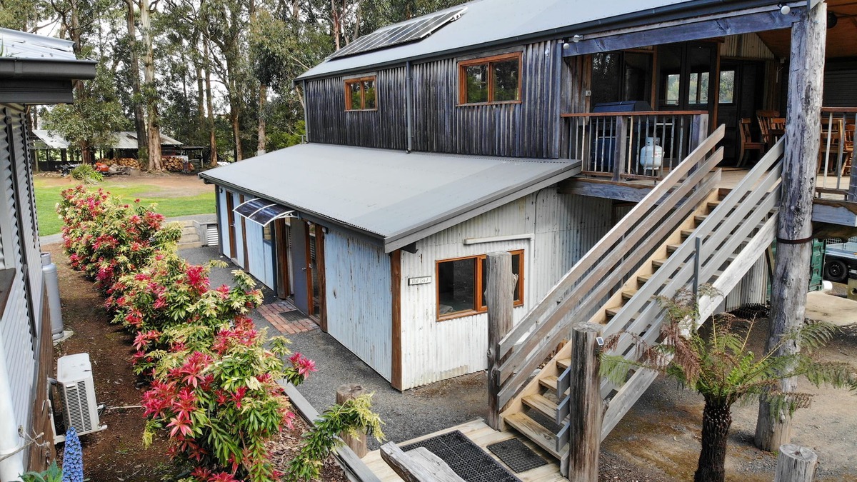 Kinglake Apartment | Blue Gum Studio - Karma Kinglake