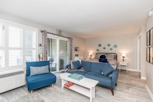 Craigleith Apartment | Blue Heart Mountain Studio Dream Walk to slopes, tennis