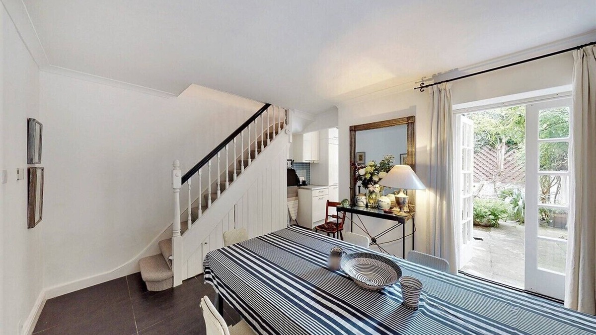 Hammersmith Broadway House | 'Blue Heaven'- chic House in quiet location good amenities great transport links