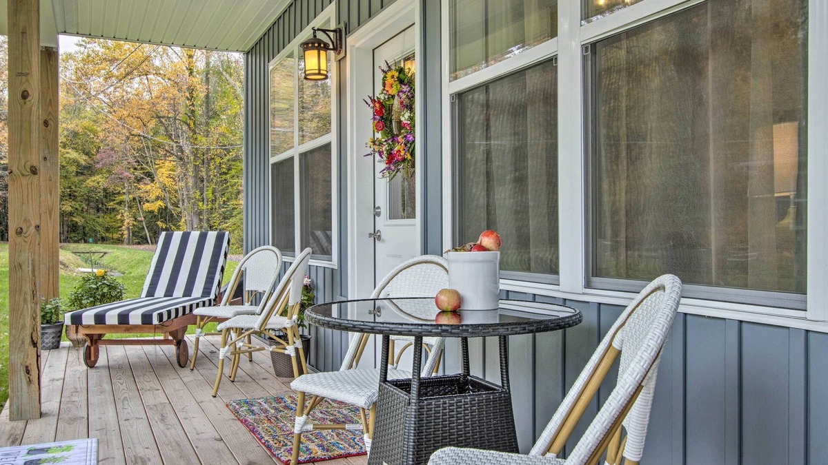 Brodheadsville Cottage | ‘Blue Heron’ Brodheadsville Cottage: Hike & Ski!