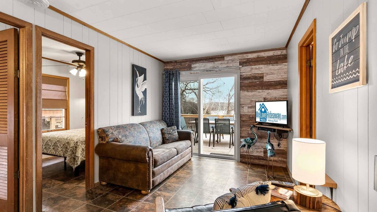 Jenkins Cabin | Blue Heron Cabin - Bring Your Boat, Enjoy The Swim Dock, Kayaks, Pool, and Views! | 8