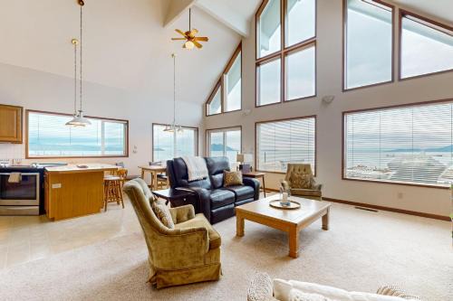 Bow Hotel | Blue Heron Haven