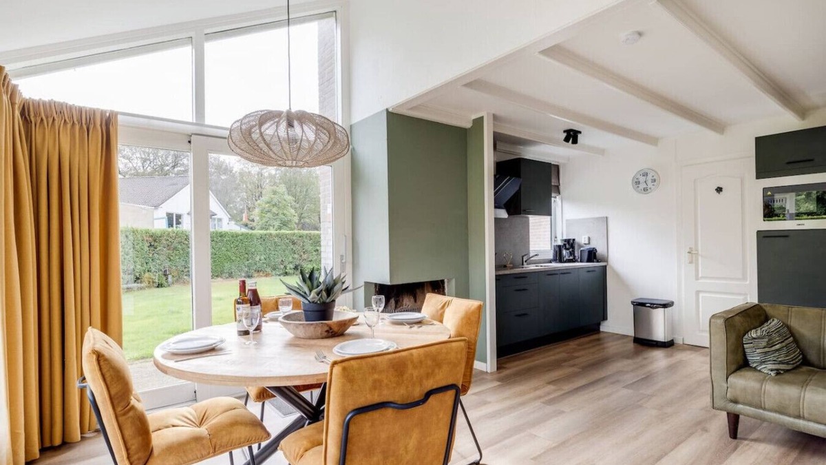 Zwiggelte House | Blue Heron I Modern Home with Fine Garden