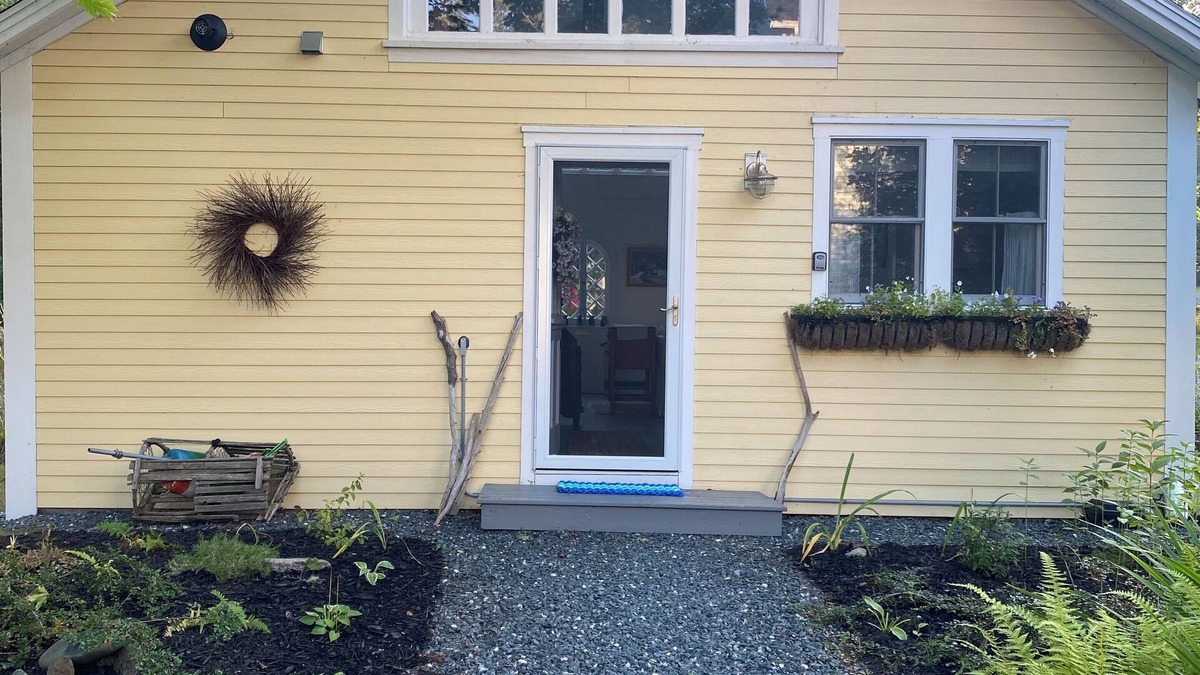 Blue Hill Cottage | Blue Hill Village Picturesque Parker Point Rd