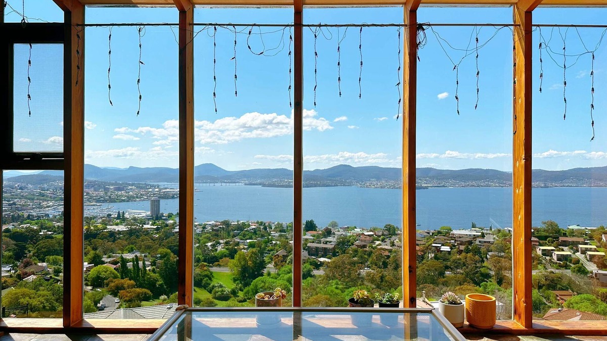 Sandy Bay House | Blue Horizon Retreat - Close to CBD&Airport