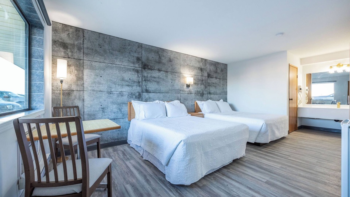 Beiseker Hotel | BLUE HORSE MOTEL