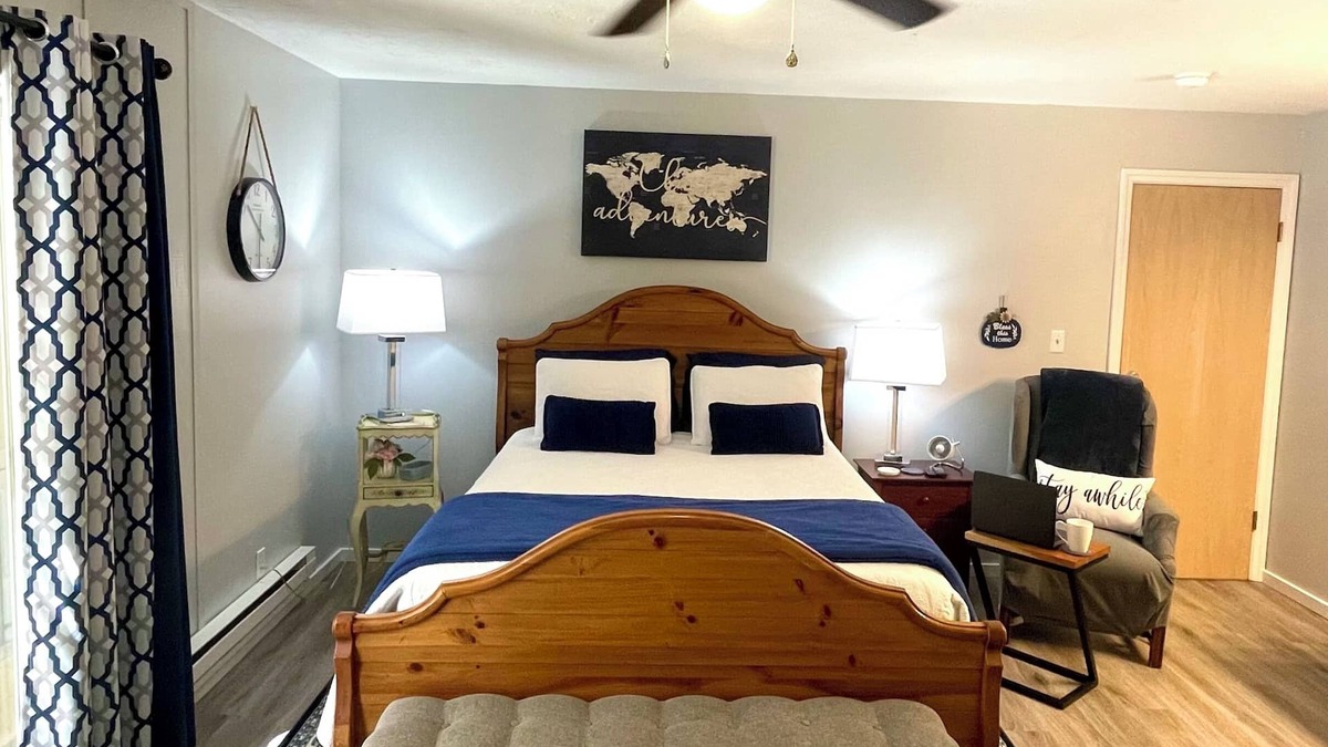 Bethel-Danebo Apartment | "Blue House Suite: A Serene Retreat in Proximity to the Airport"