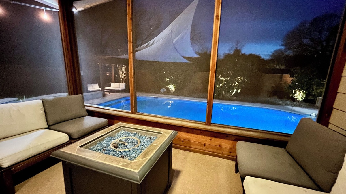 Austin House | Blue Lagoon: 5 BR- Large Pool- Screened Porch- Location - Monthly Rental