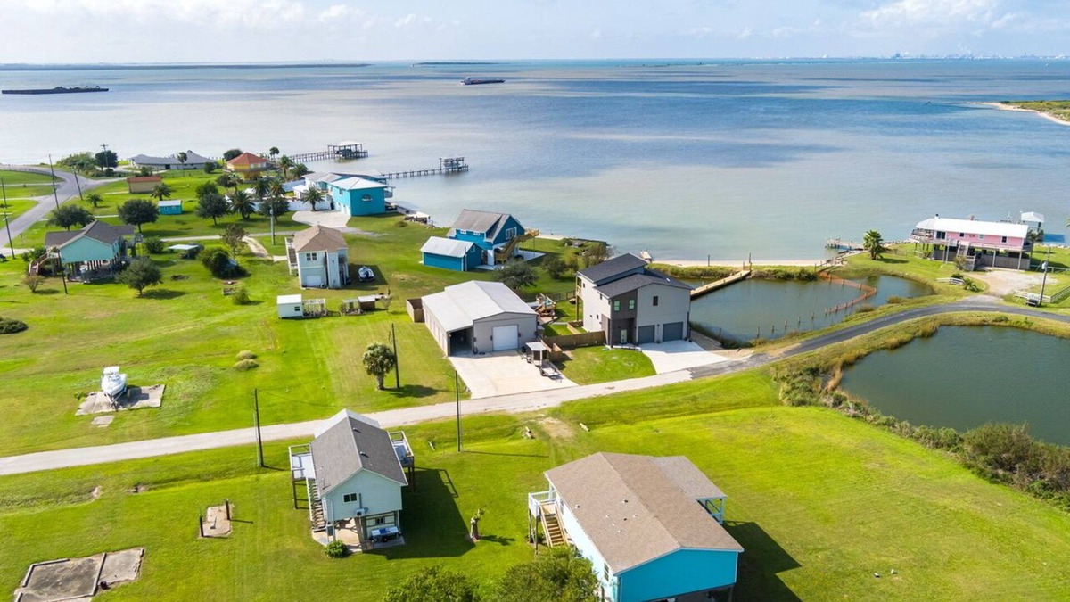 Galveston House | Blue Lagoon - Super cute, water/bay view, close to beach and bay!