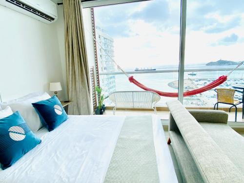 Historic Center Apartment | "Blue loft Oceanview Minimalist Studio in Marina Rooftop Pool Prime Location"