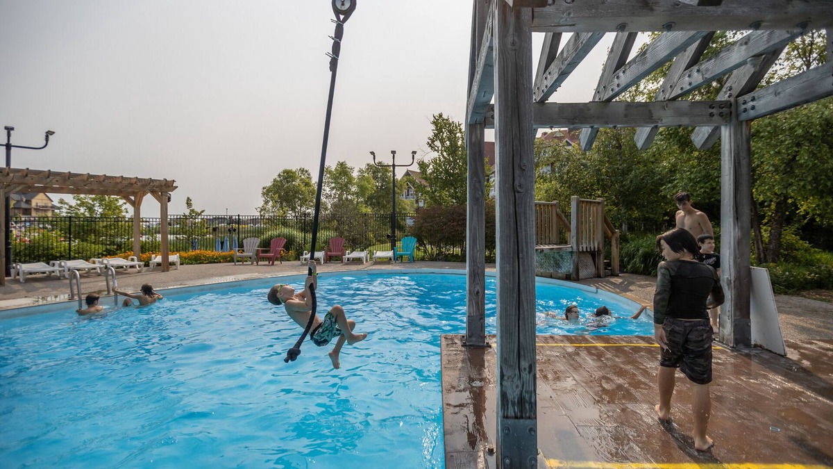 The Blue Mountains Hotel | Blue Mountain Resort Village Suites