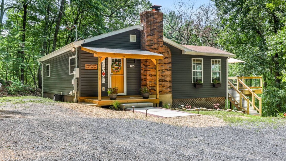 New Market House | Blue Mountain Cottage Retreat