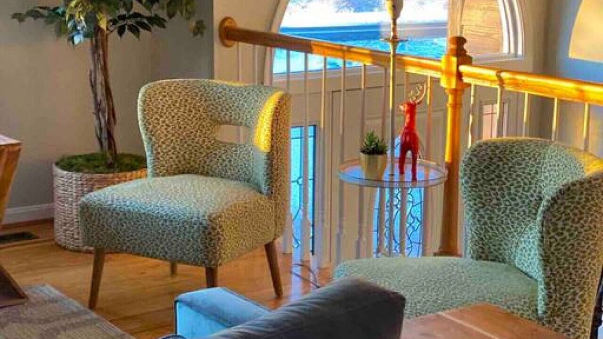 Linden House | Blue Mountain Getaway: Hot tub, Winery, Game Room