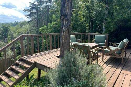 Alexander House | Blue Mountain Retreat