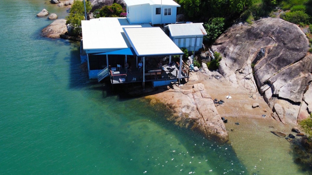 Picnic Bay House | Blue on Cockle, Cockle Bay