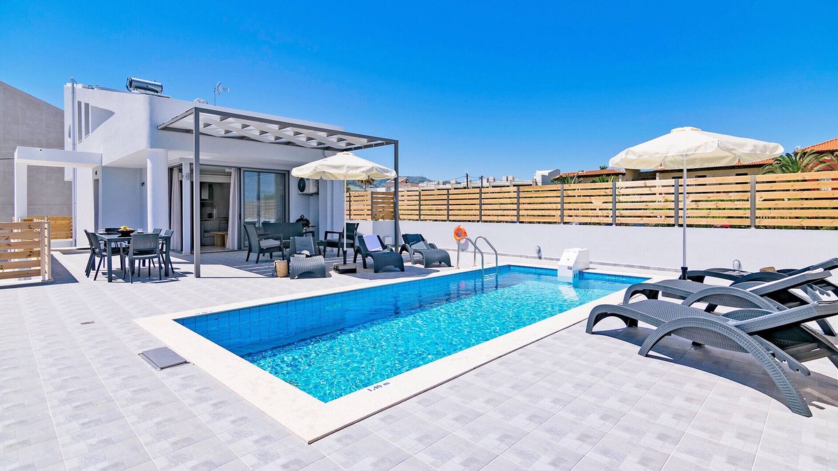 Platanes Villa | Blue oyster Beachfront villa, No car needed 6