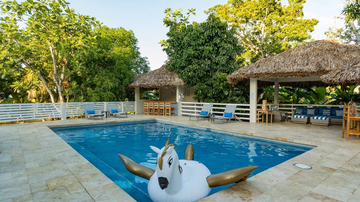 Lucea Bed & Breakfast | Blue Paloma Bed & Breakfast