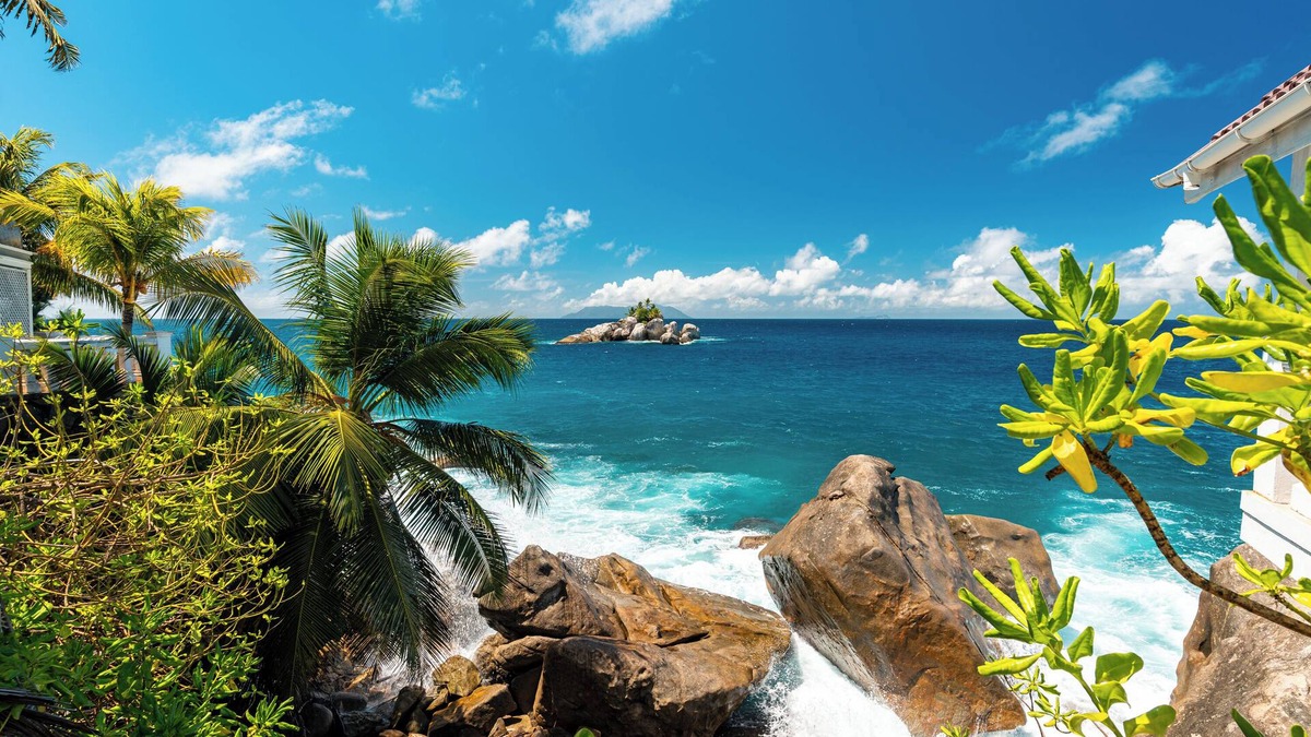 Glacis Villa | Blue Rhapsody Villa with Ocean View and Tropical Garden
