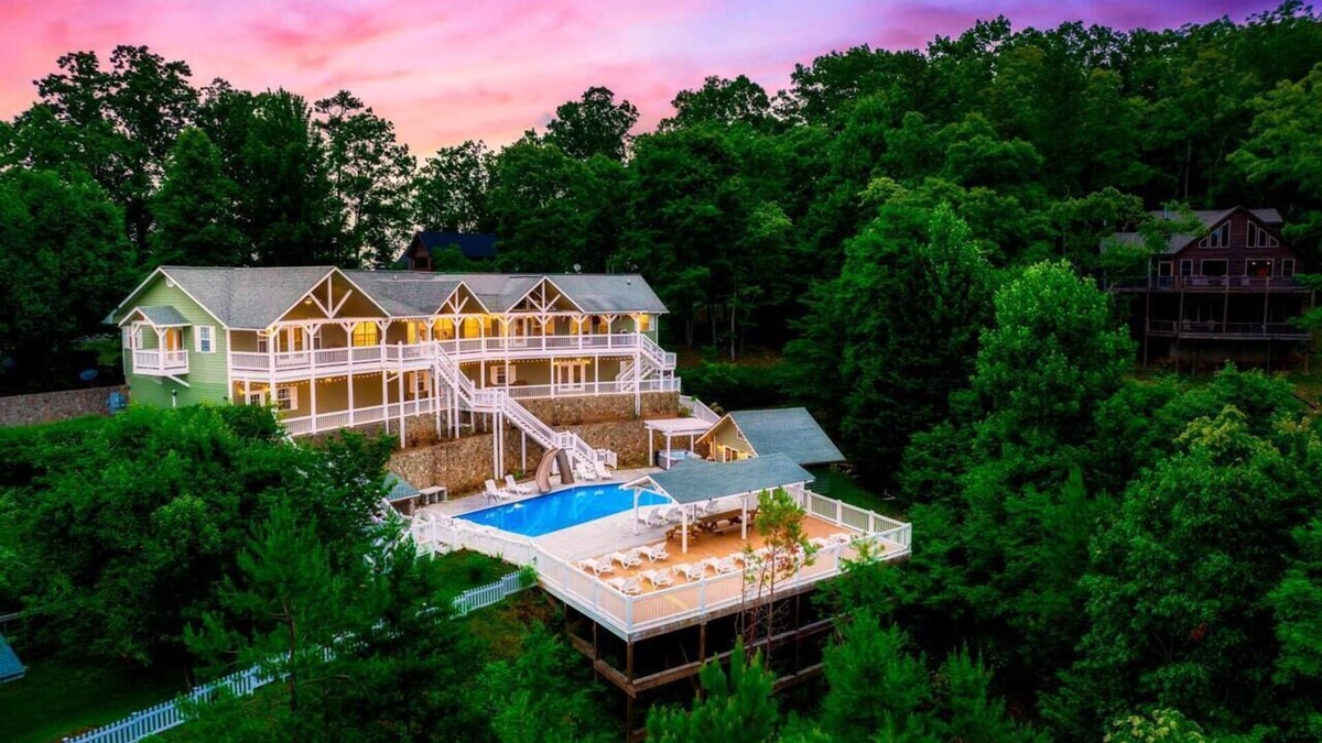 Morganton House | Blue Ridge Mountain Retreat | Sleeps 26 | Pool, Spa, Game Room | Family Reunions