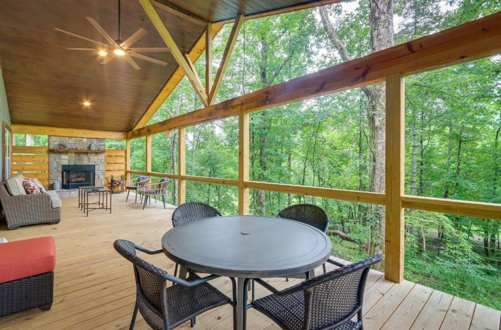 Epworth House | Blue Ridge Mountainside Cottage with Fire Pit!