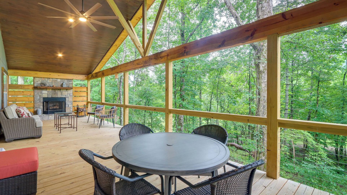 Epworth Cottage | Blue Ridge Mountainside Cottage w/Fire Pit!