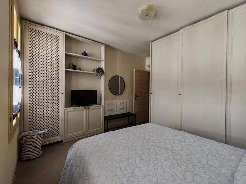 Fidenza Apartment | Blue Roof