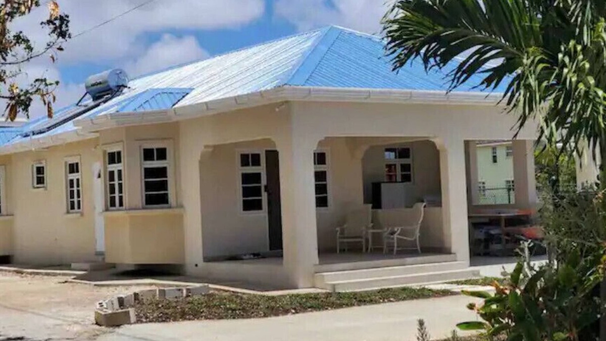Enterprise House | Blue Roof Villa