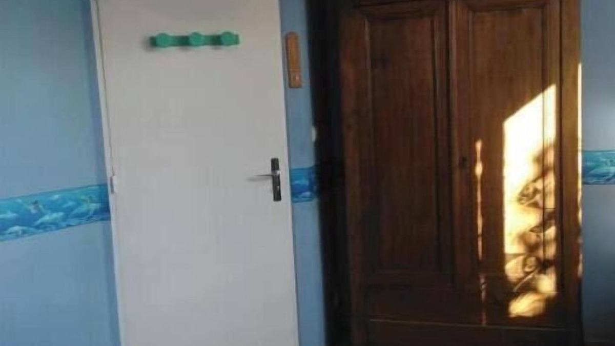 Donneville Bed & Breakfast | Blue room