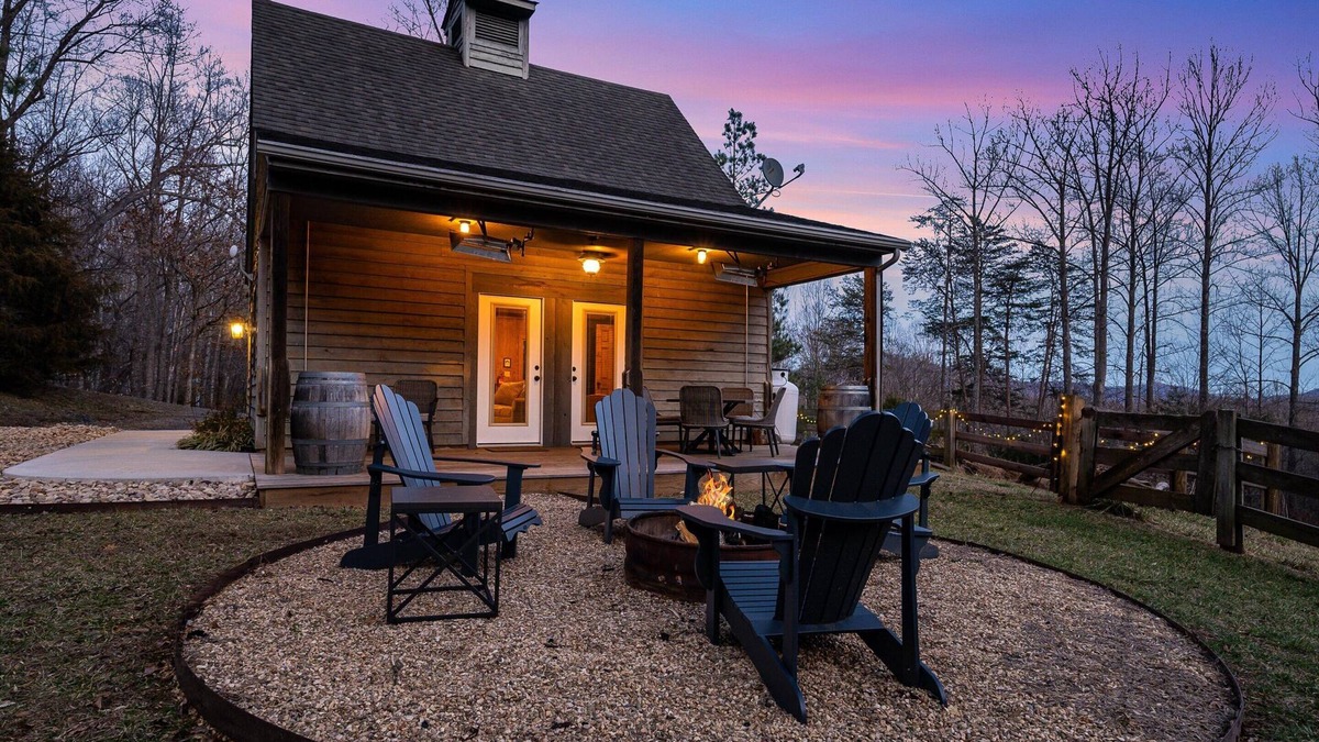 Nellysford House | Blue's Barn: Central to Wineries & Breweries