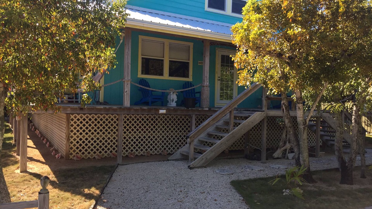 Man O War Cay House | Blue Sargasso Cottage, Man O War, One block from Beach, 3 BR-3BR